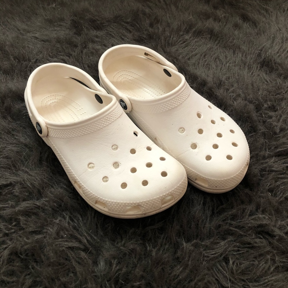 crocs